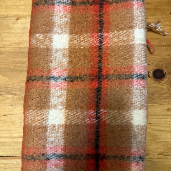 Lucky brand scarf; 6 feet by 17” - Picture 4 of 4